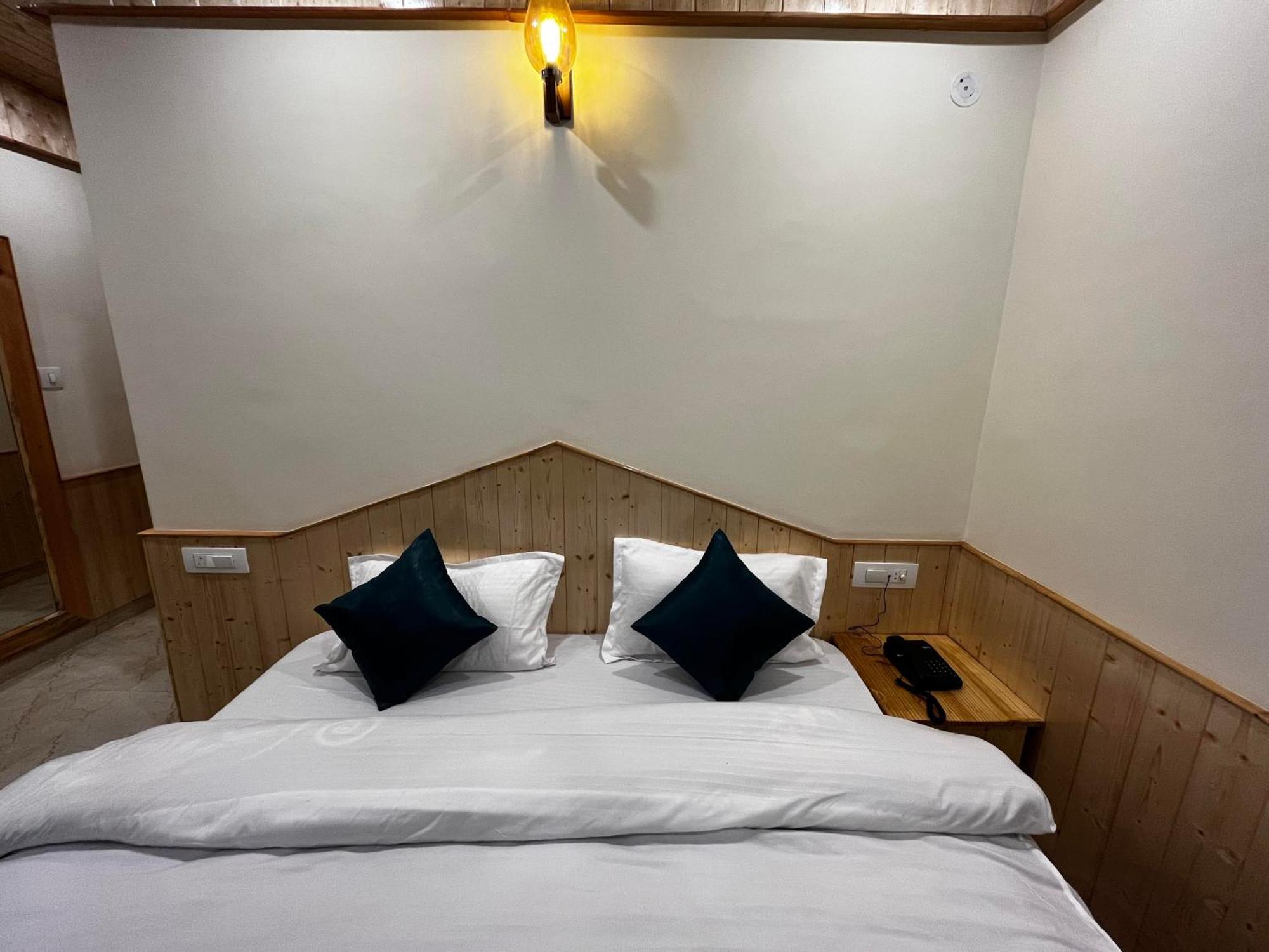 Hotel Mid Orchard Kasol L River Side -Pure Veg Hotel المظهر الخارجي الصورة