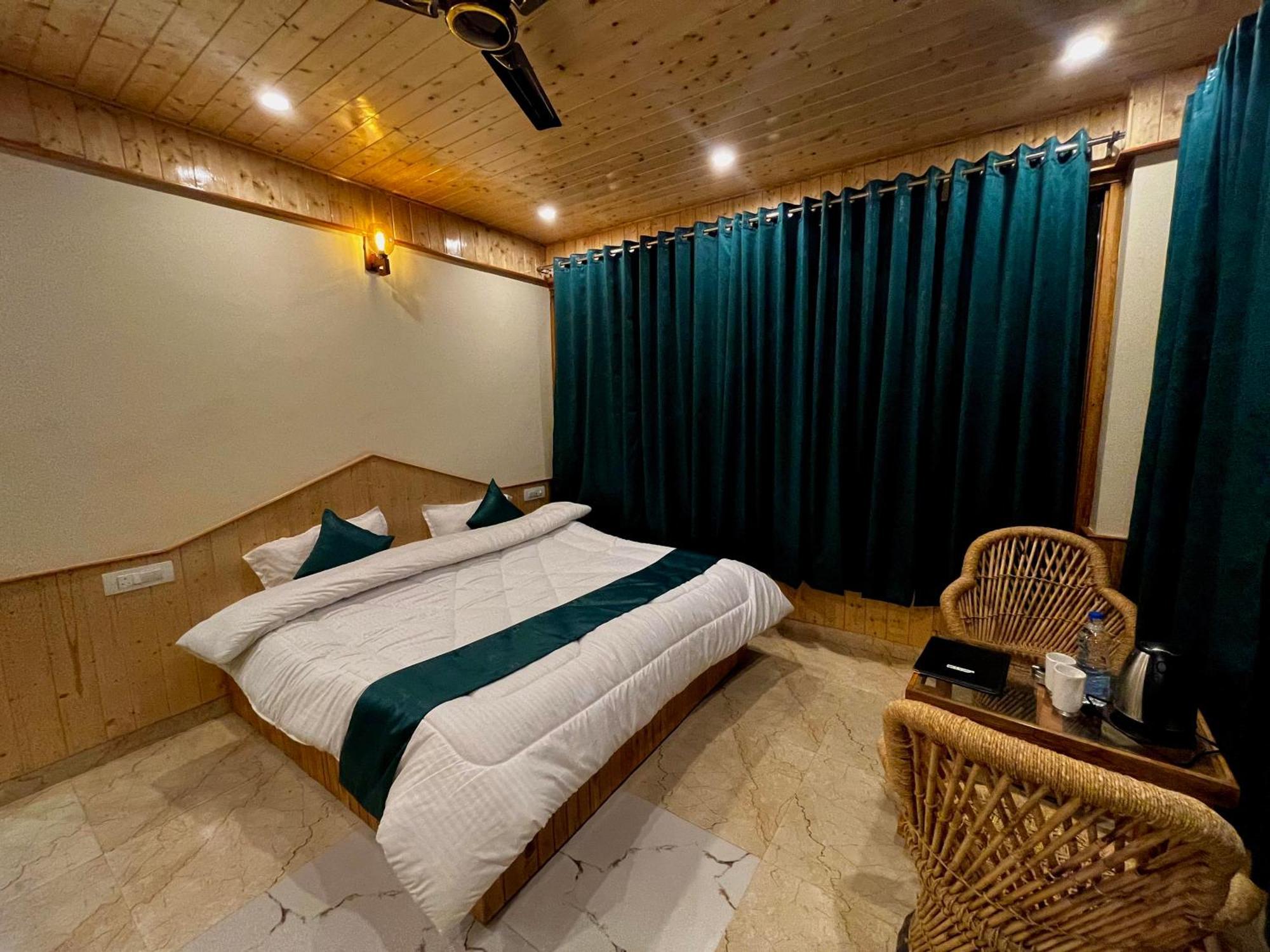 Hotel Mid Orchard Kasol L River Side -Pure Veg Hotel المظهر الخارجي الصورة