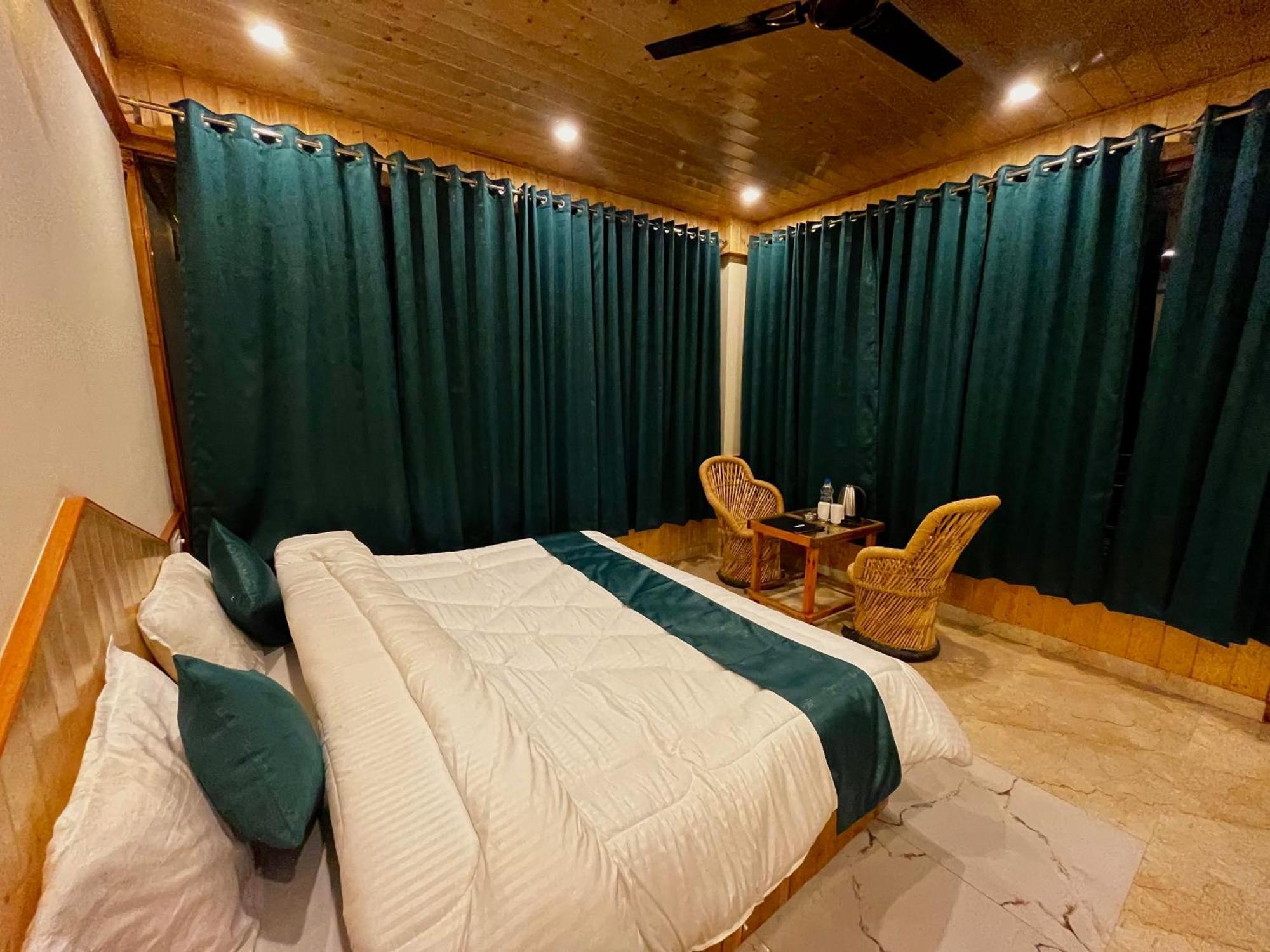 Hotel Mid Orchard Kasol L River Side -Pure Veg Hotel المظهر الخارجي الصورة
